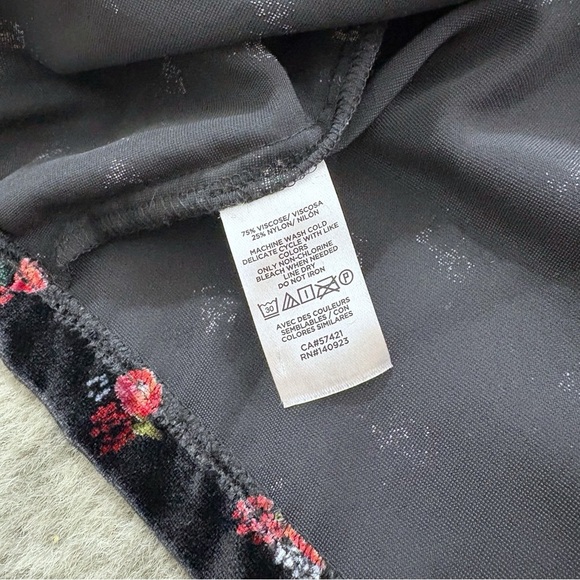 LOFT Velvet Floral Puff Sleeve Top - Picture 8 of 10